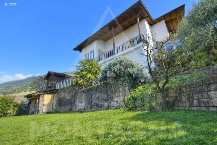Foto Villa unifamiliare a Salorno sulla strada del vino di 183 m²