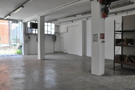 Foto Laboratorio in Via Privata Resegone  4, Valmadrera di 288 m²