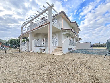 Foto Case semi ndipendenti a Camaiore Camaiore Paese di 110 m² con 8 locali