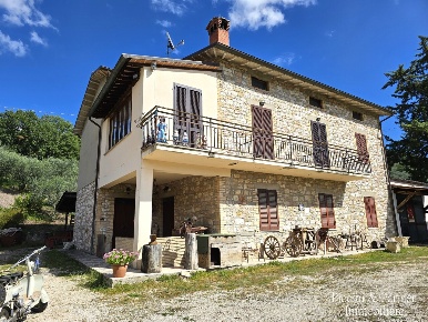 Foto Rustico in SR 444 Pian della Pieve, Assisi di 380 m² con 16 locali