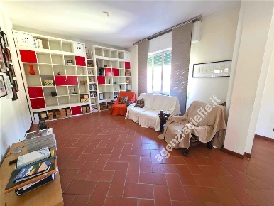 Foto Appartamento a Massa Centro di 120 m² con 5 locali in vendita