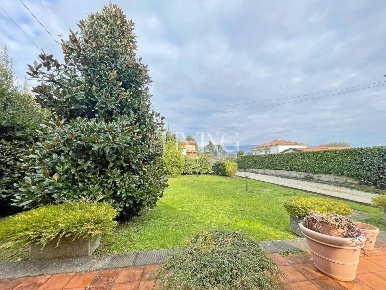 Foto Casa indipendente a Lucca Santissima Annunziata di 160 m² con 6 locali