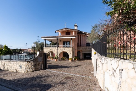 Foto Casa indipendente a Carrara Fontia, Fossola, Fossone di 289 m²