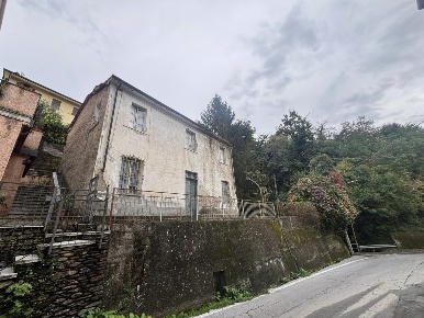 Foto Villa unifamiliare a Pietrasanta di 138 m² con 5 locali in vendita