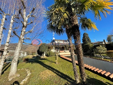 Foto Villa unifamiliare in VILLAGGIO LARCO, Milano di 250 m² con 5 locali