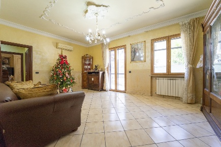 Foto Appartamento in Via LIMITONE 7, Teverola di 115 m² con 4 locali