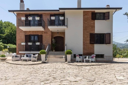 Foto Villa singola in sele vecchie, Aiello del Sabato di 370 m² in affitto
