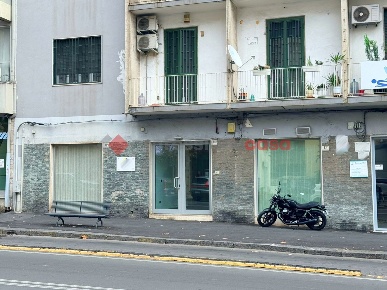 Foto Negozio in Viale Vittorio Veneto 92-94-96, Catania Province - Veneto