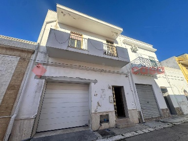 Foto Casa indipendente in Via PAOLUCCI 76, Pulsano Centro di 140 m²
