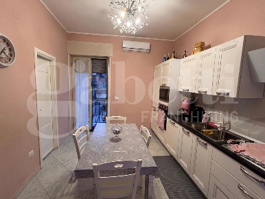Foto Appartamento in Tutti i santi, Napoli Tribunali di 65 m² con 2 locali