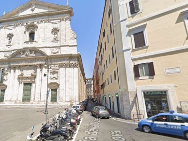 Foto Appartamento in Via della Chiesa Nuova 14, Roma Piazza Navona all'asta