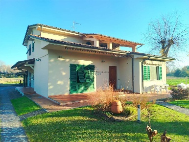 Foto Villa unifamiliare in via dei giomi, Capannori Lammari - Lunata