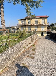 Foto Appartamento in VIA MUTO 40, Ceprano Centro di 166 m² con 9 locali