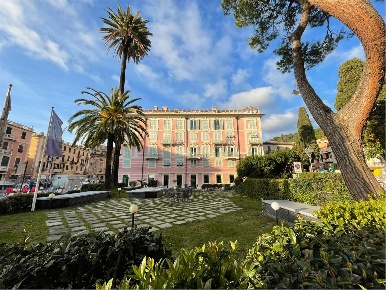 Foto Appartamento in Via San Francesco d'Assisi, Rapallo di 105 m²