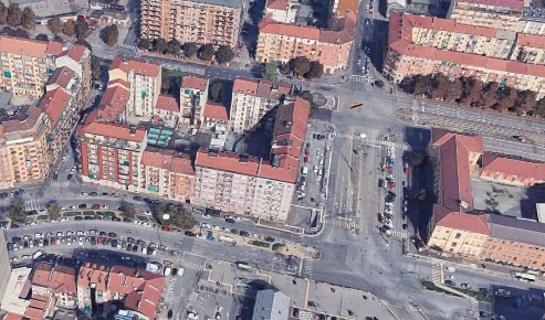 Foto Appartamento in Piazza Bengasi, Torino di 87 m² con 5 locali all'asta