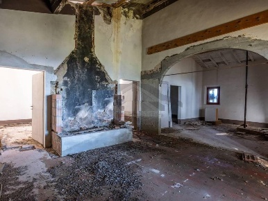 Foto Rustico a Peccioli Legoli di 300 m² con 10 locali in vendita
