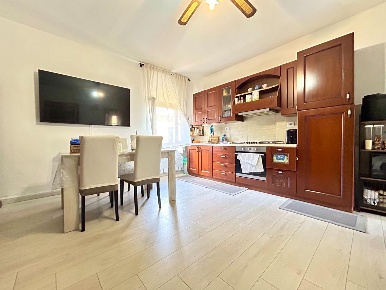 Foto Appartamento a Ponsacco Centro di 110 m² con 6 locali in vendita