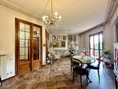 Foto Appartamento a Lucca Arancio di 130 m² con 5 locali in vendita