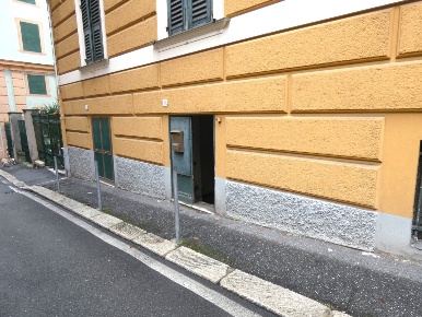 Foto Magazzino in Via Goito, Genova Castelletto di 44 m² con 2 locali