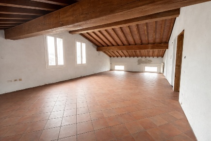 Foto Appartamento in Via Provinciale Ovest 141, Modena di 375 m² in vendita