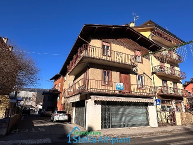 Foto Appartamento in via Roma, Roana Canove Di Roana di 360 m² in vendita