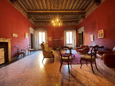 Foto Appartamento in Via Stalloreggi 28, Siena San Marco - Tufi di 265 m²