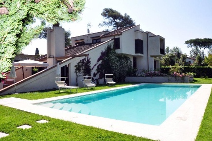 Foto Villa unifamiliare a Forte dei Marmi Roma Imperiale di 300 m²