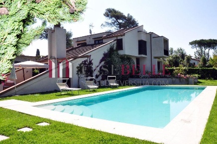 Foto Villa unifamiliare a Forte dei Marmi Roma Imperiale di 300 m²