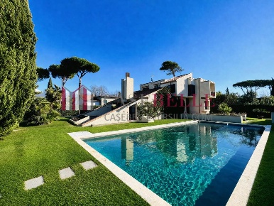 Foto Villa unifamiliare a Forte dei Marmi Roma Imperiale di 300 m²