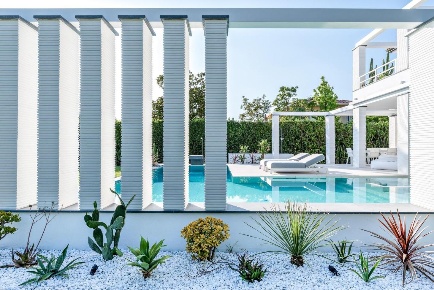 Foto Villa unifamiliare a Forte dei Marmi Centro di 350 m² con 9 locali