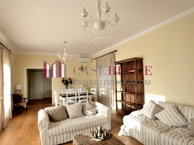 Foto Villa unifamiliare a Forte dei Marmi Centro di 160 m² con 7 locali