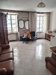 Foto Appartamento a Massa Centro di 120 m² con 5 locali in vendita