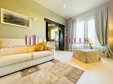 Foto Attico a Forte dei Marmi Centro di 98 m² con 6 locali in affitto