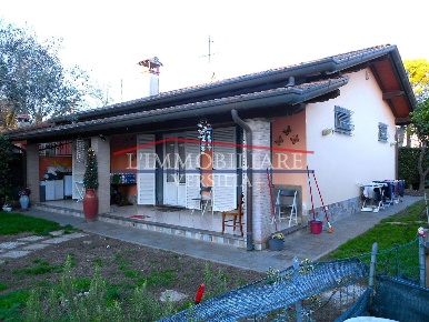 Foto Appartamento a Massa Ronchi - Poveromo di 80 m² con 4 locali
