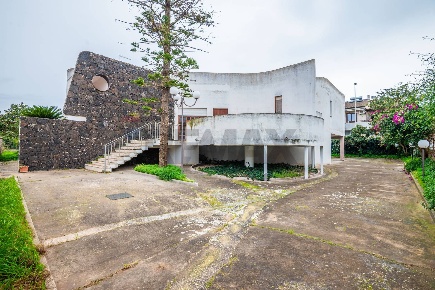 Foto Villa singola in Via Tagliamento, Comiso Pedalino di 423 m² in vendita