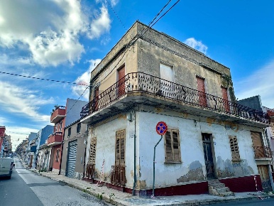 Foto Casa indipendente in Via Giacomo dei Medici, Pachino Centro di 237 m²