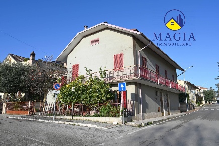 Foto Casa indipendente a Castel di Lama Piattoni Villa Sant'Antonio