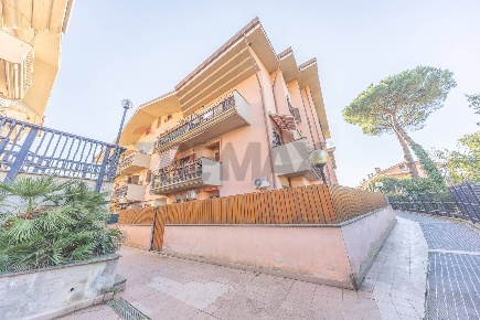 Foto Appartamento in Via Nettunense Vecchia, Marino Frattocchie di 90 m²