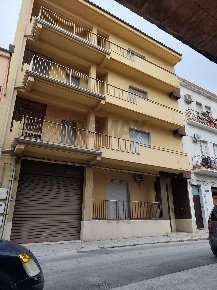 Foto Appartamento in via firenze, Vittoria Centro di 180 m² con 8 locali