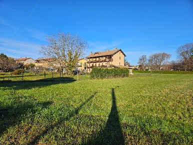 Foto Rustico in Via Oleggio, Mezzomerico di 667 m² con 12 locali in vendita