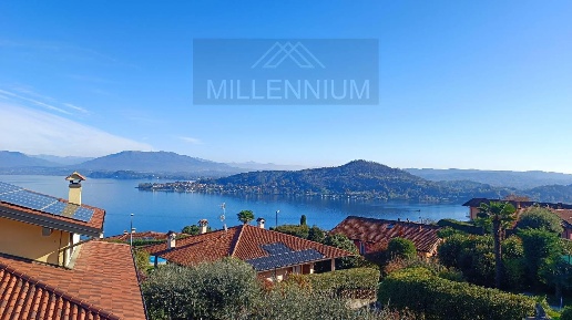 Foto Villa singola in Ghevio, Meina Dagnente di 250 m² con 6 locali