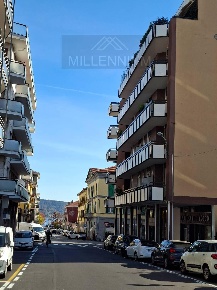 Foto Appartamento in roma, Arona Centro di 115 m² con 3 locali in vendita