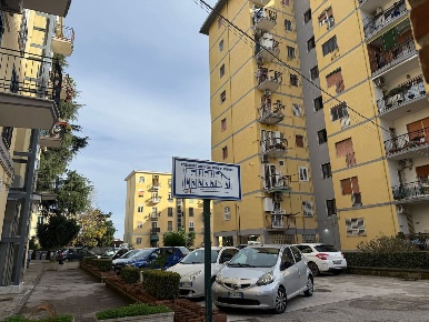 Foto Appartamento in Viale Colli Aminei 32, Napoli di 80 m² con 3 locali