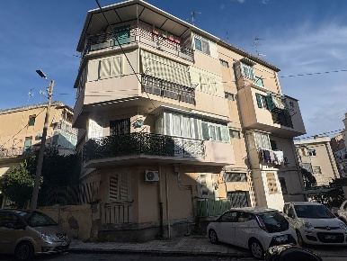 Foto Appartamento in Via ChinigÃ² 24, Messina Gazzi di 78 m² con 3 locali