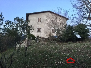 Foto Case semi ndipendenti a Fivizzano di 120 m² con 5 locali in vendita