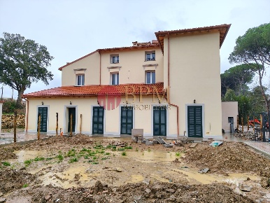 Foto Appartamento in Via di Tramontana 22, Livorno di 118 m² con 6 locali