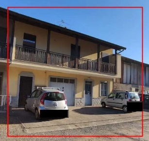 Foto Appartamento in Via B. Buozzi, Cabiate di 79 m² con 4 locali all'asta