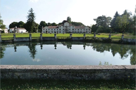 Foto Villa unifamiliare in Via Roma, Codognè Centro di 1281 m² con 1 locali