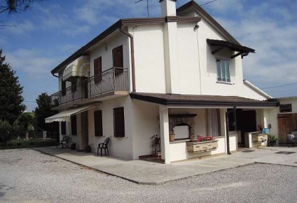 Foto Case indipendenti in Via Cavaizza, Codevigo Rosara di 312 m² all'asta