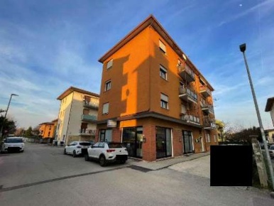 Foto Appartamento in Via Vittorio Veneto, Casier Dosson di 99 m² all'asta